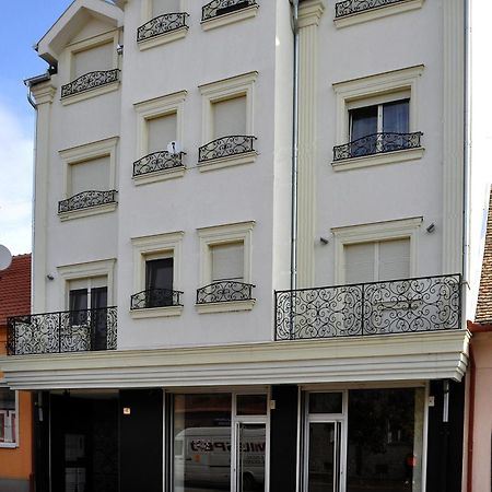Apartments Soleado Pančevo Екстериор снимка